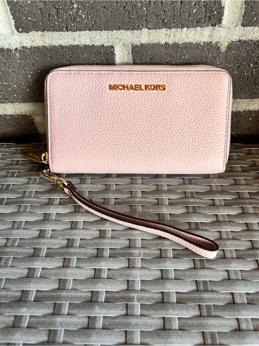 Michael Kors Blush Pink Pebbled Leather Wristlet Card Holder